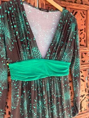 Jully KANG Green Floral-Print V-Neck Long Sleeve Dress with Waistband